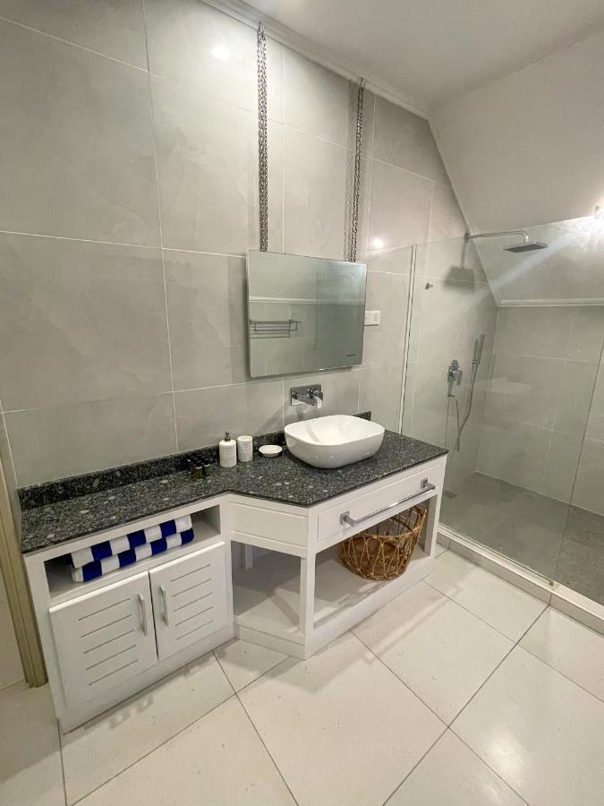 Nautilus Apartments 앙스 로얄 외부 사진